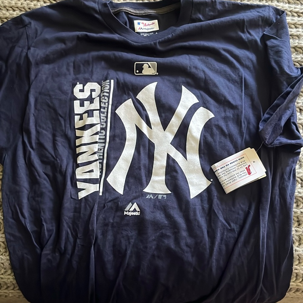 Yankees t shirt
